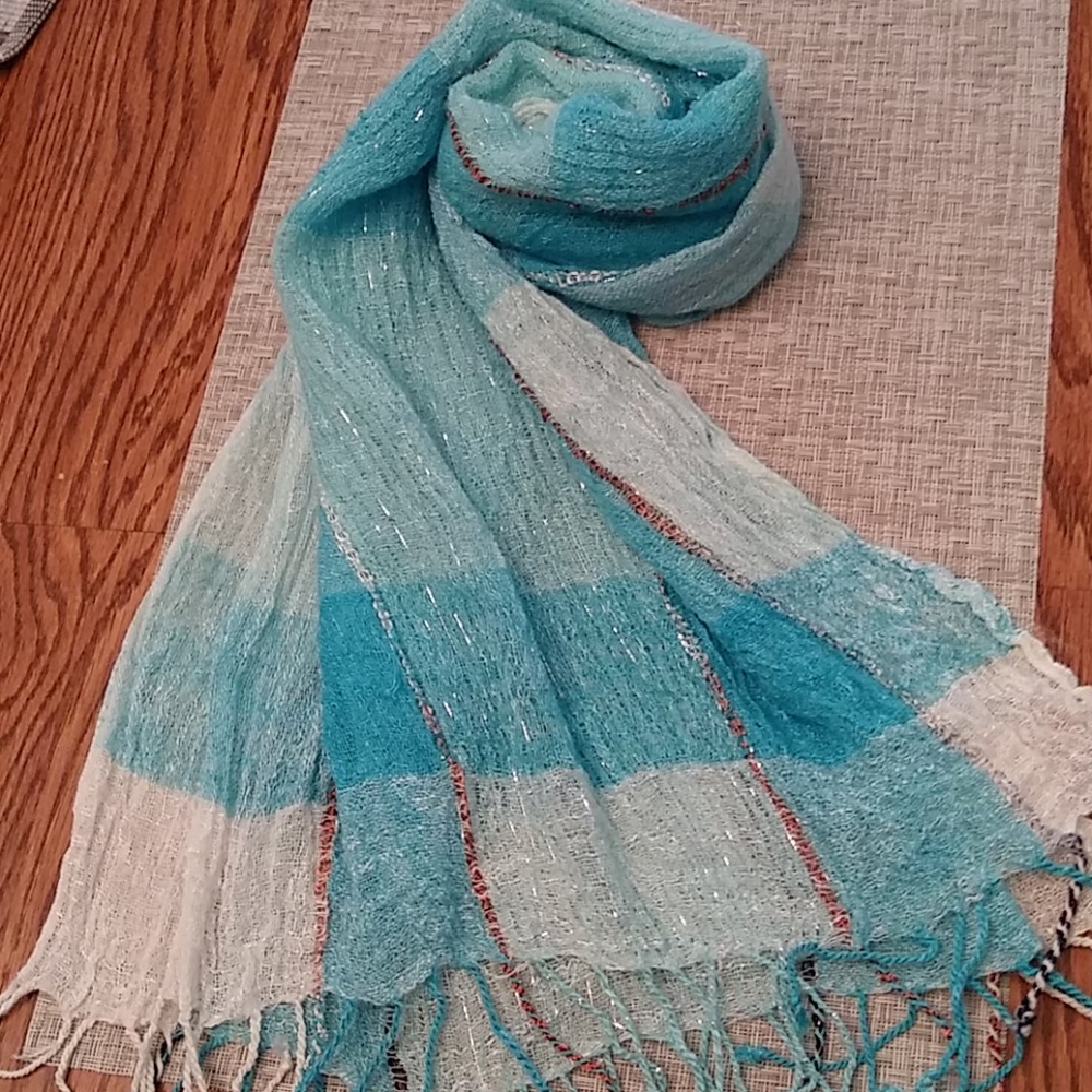 Isabella lightweight scarf